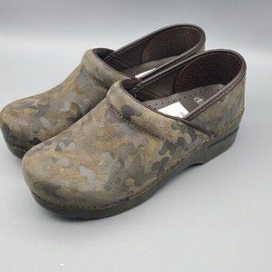 Dansko Women Professional Clog Camo Suede Stapled Comfort EU 38 US 7.5-8 New